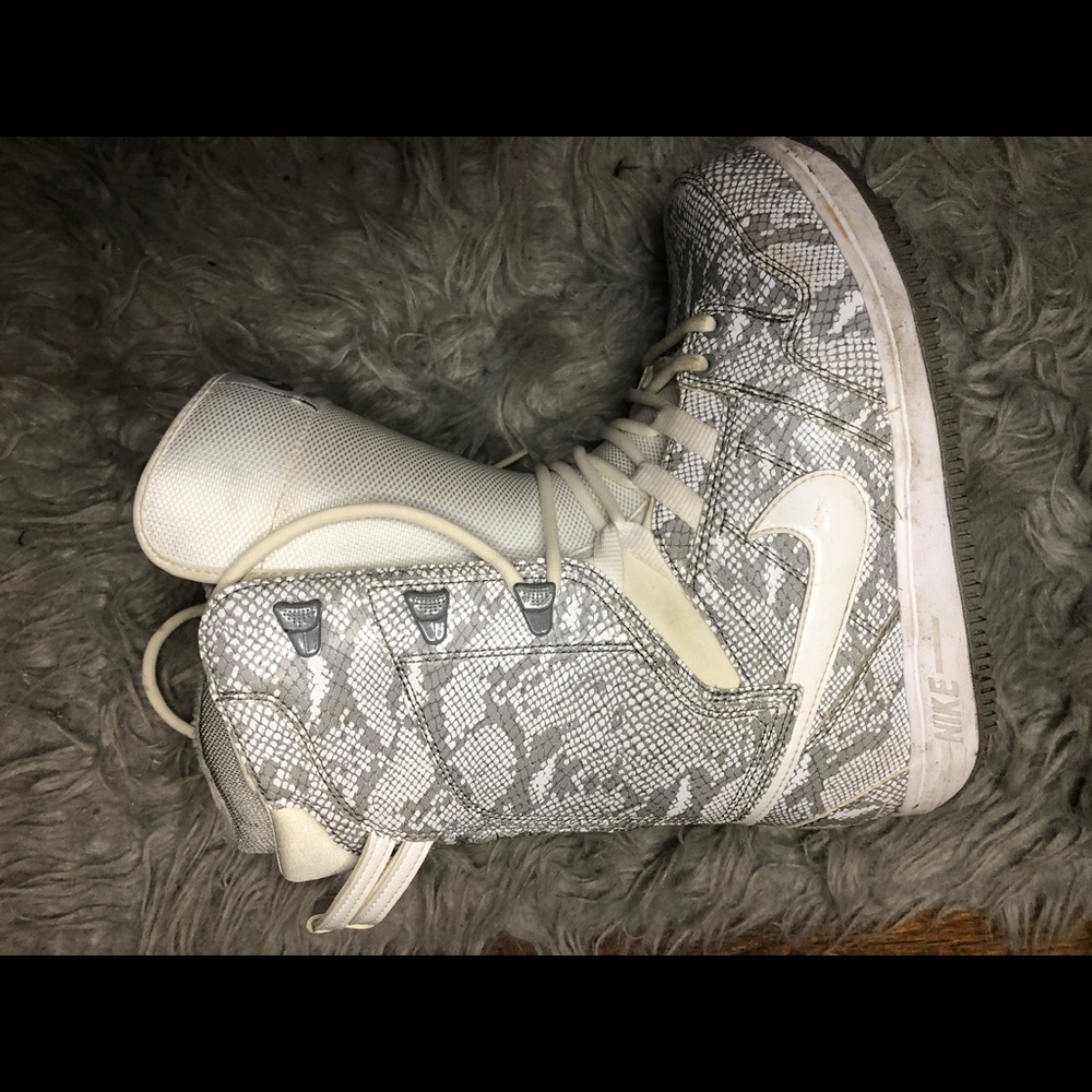 Nike snowboarding boots